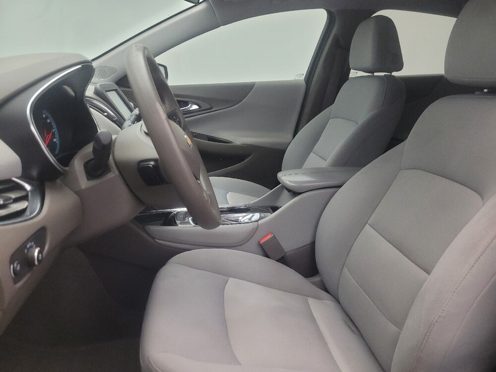 2018 Chevrolet Malibu in Tucson, AZ 85705 - 18129083 17