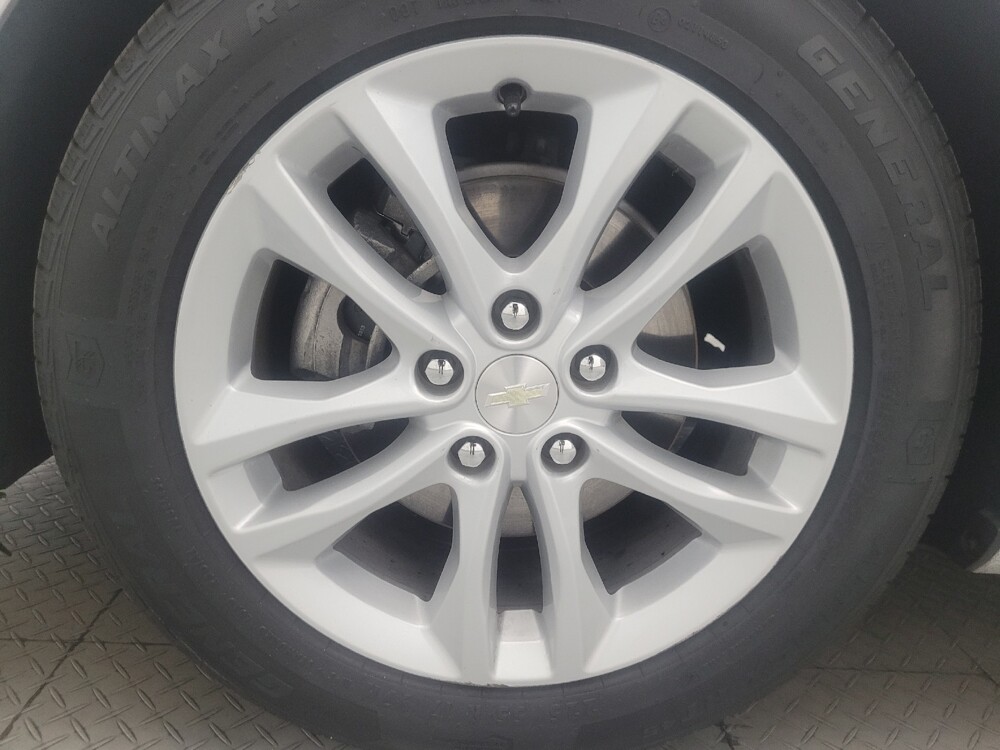 2018 Chevrolet Malibu in Tucson, AZ 85705 - 18129083 31