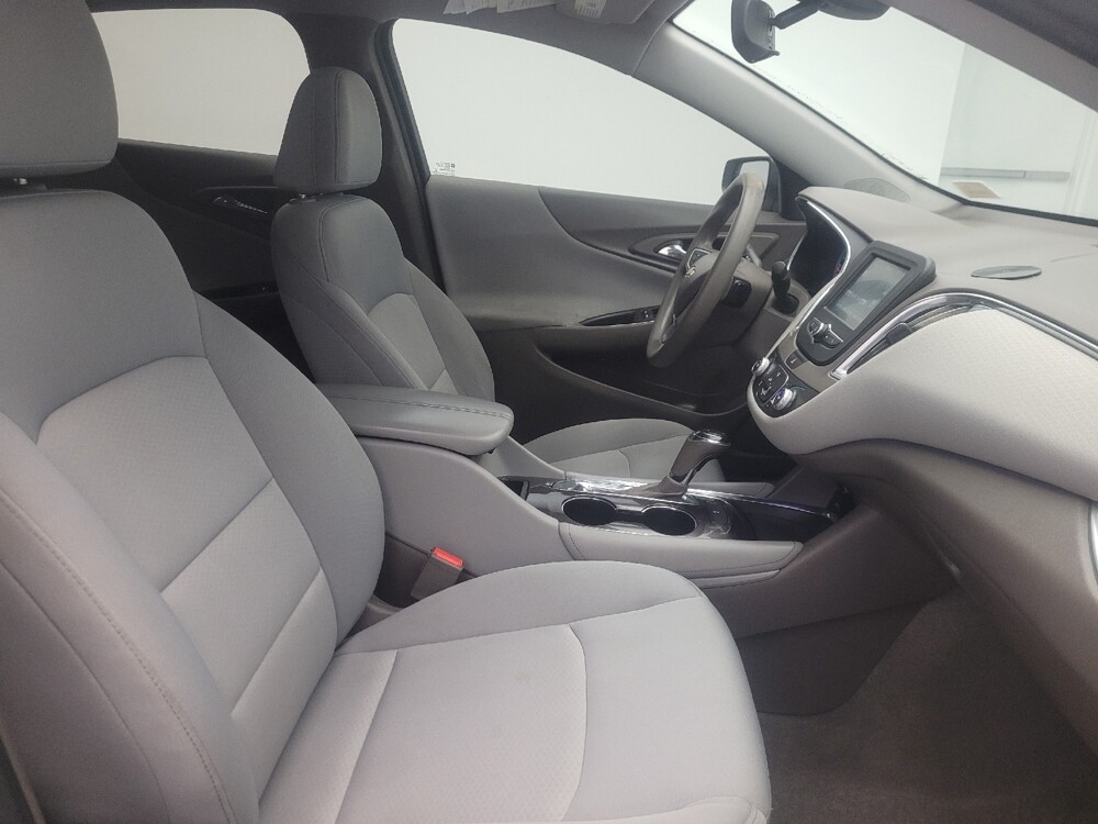 2018 Chevrolet Malibu in Tucson, AZ 85705 - 18129083 21