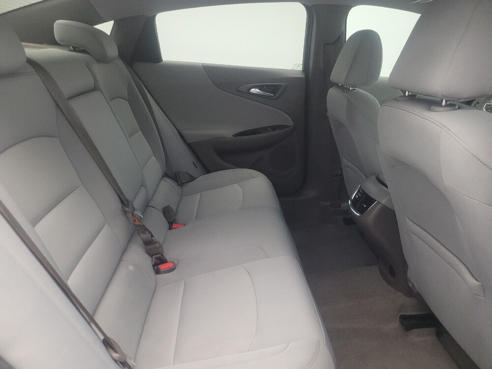 2018 Chevrolet Malibu in Tucson, AZ 85705 - 18129083 19