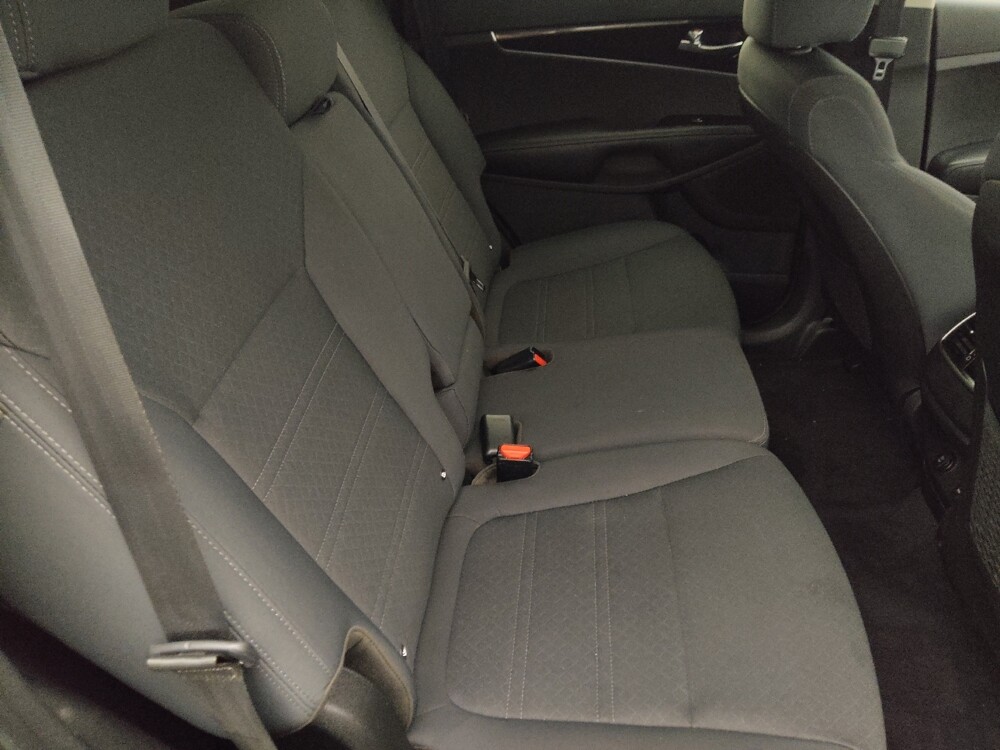 2019 Kia Sorento in Fort Myers, FL 33907 - 18129095 19