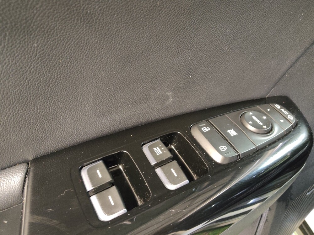 2018 Kia Sportage in Tampa, FL 33619 - 18129105 27