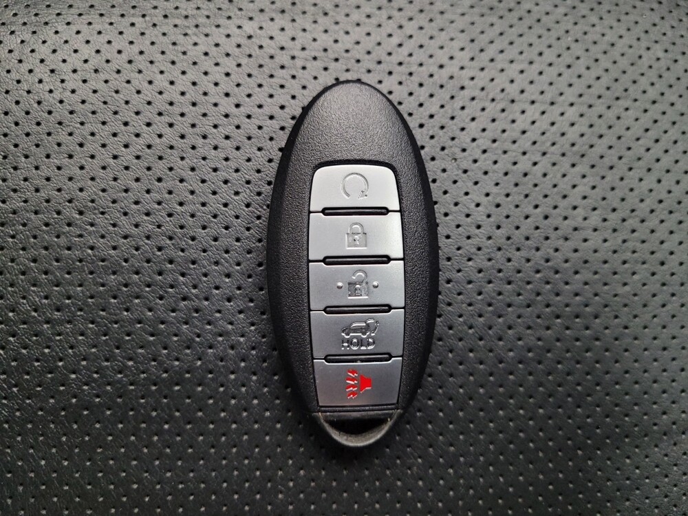 2017 Nissan Rogue in Las Vegas, NV 89104 - 18129110 32