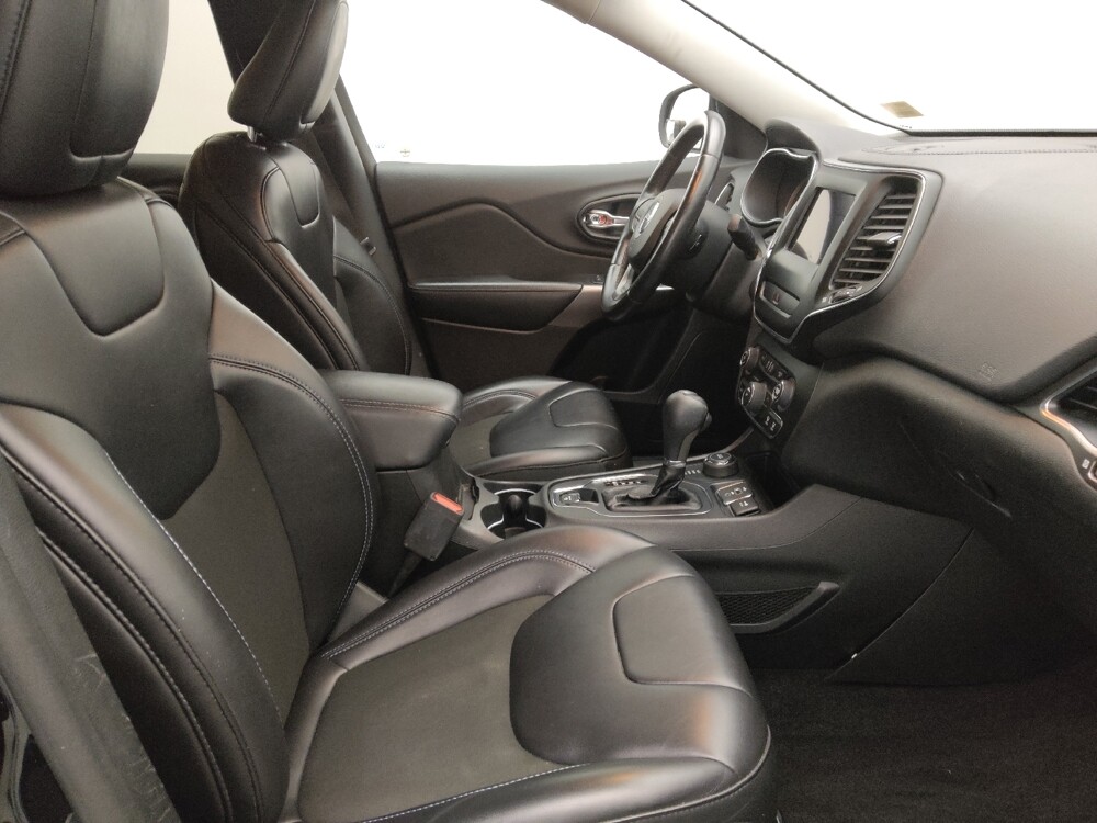 2019 Jeep Cherokee in Orlando, FL 32808 - 18129120 21