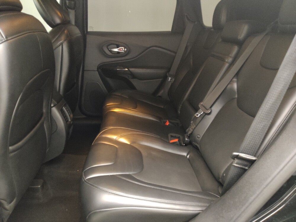 2019 Jeep Cherokee in Ocala, FL 34471 - 18129123 18