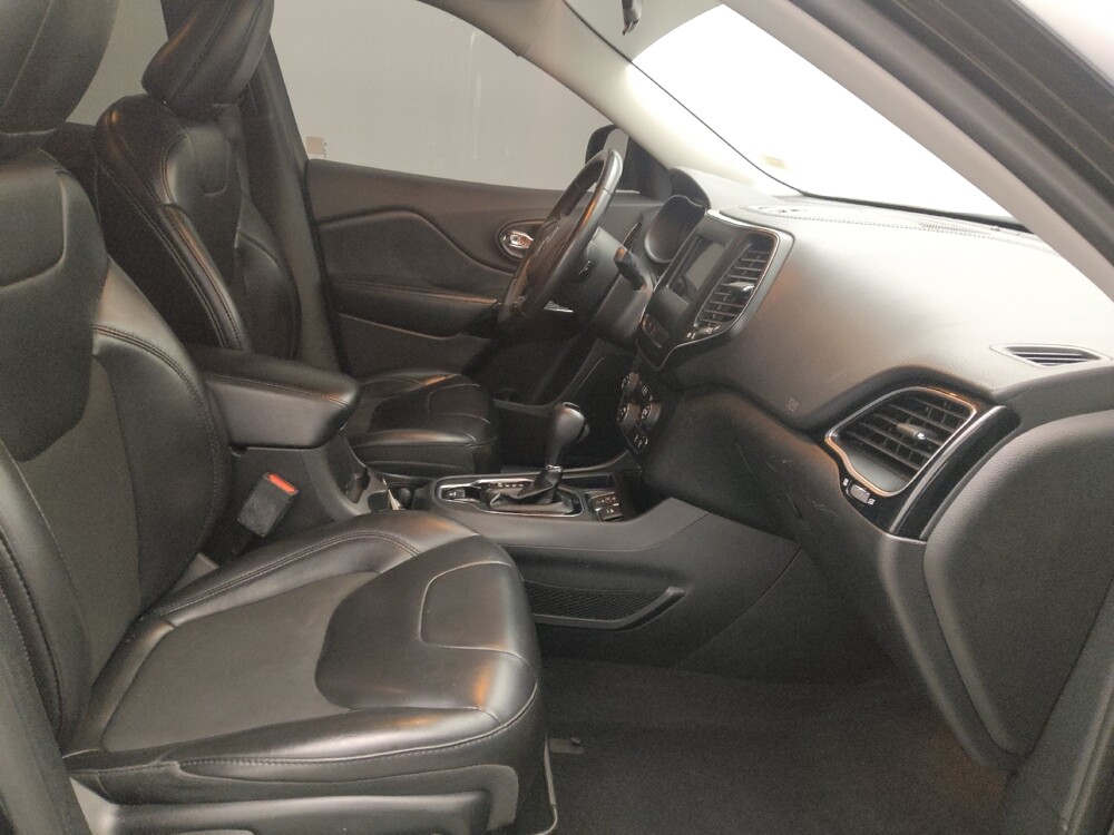 2019 Jeep Cherokee in Ocala, FL 34471 - 18129123 21