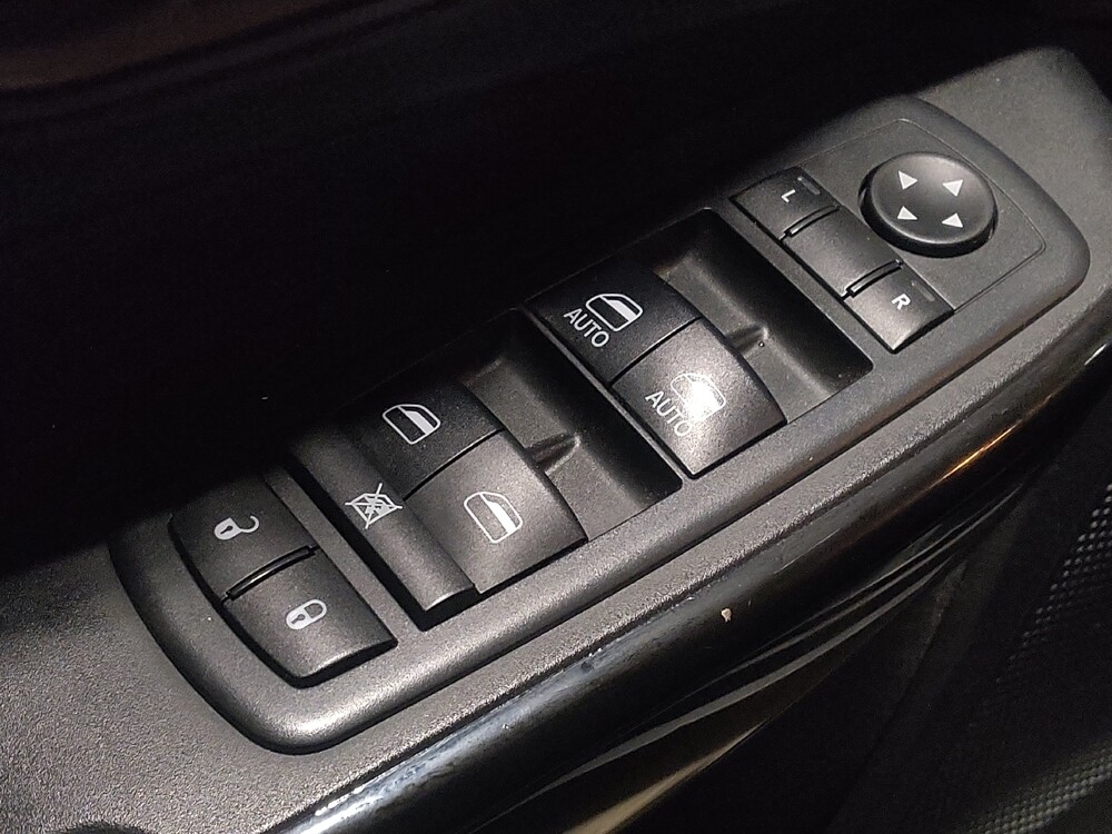 2019 Jeep Cherokee in Ocala, FL 34471 - 18129123 27