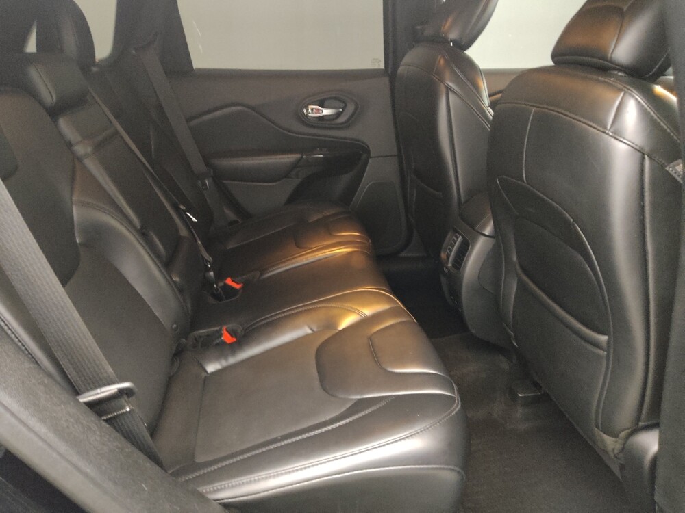 2019 Jeep Cherokee in Ocala, FL 34471 - 18129123 19