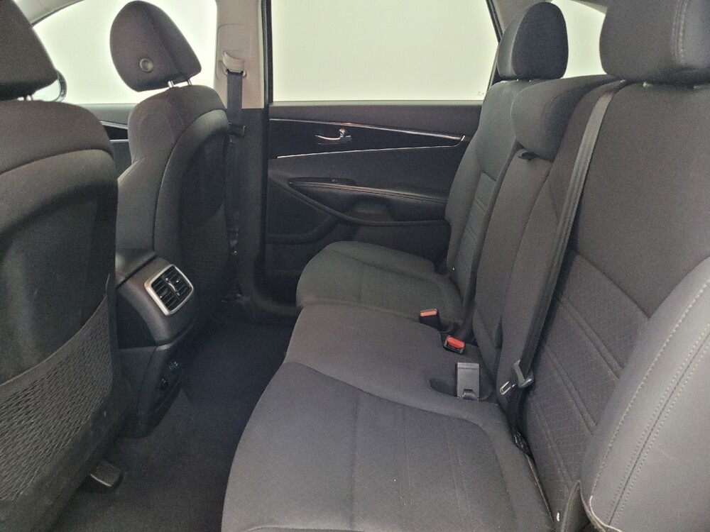 2019 Kia Sorento in Sanford, FL 32773 - 18129141 18