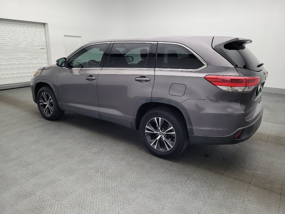 2019 Toyota Highlander in Gainesville, FL 32609 - 18129142 3