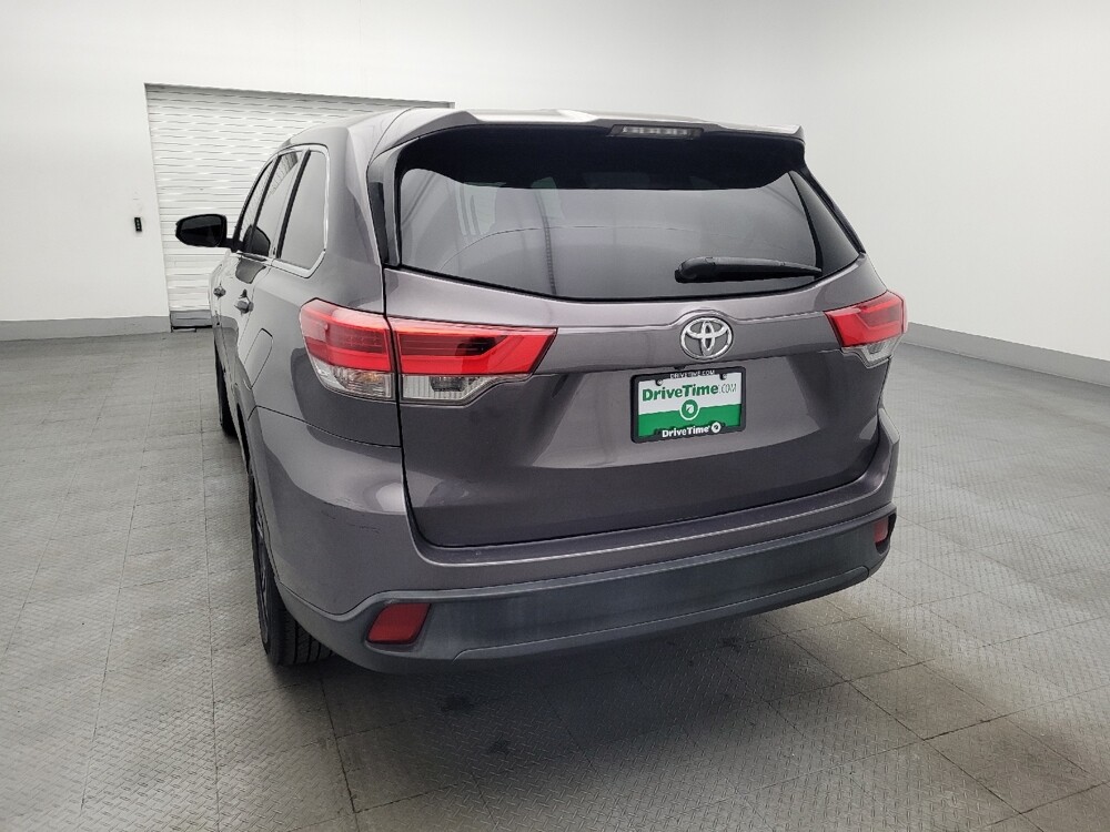 2019 Toyota Highlander in Gainesville, FL 32609 - 18129142 6
