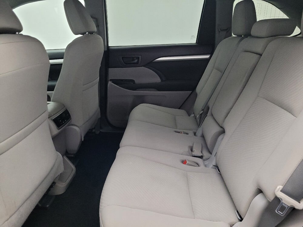 2019 Toyota Highlander in Gainesville, FL 32609 - 18129142 18