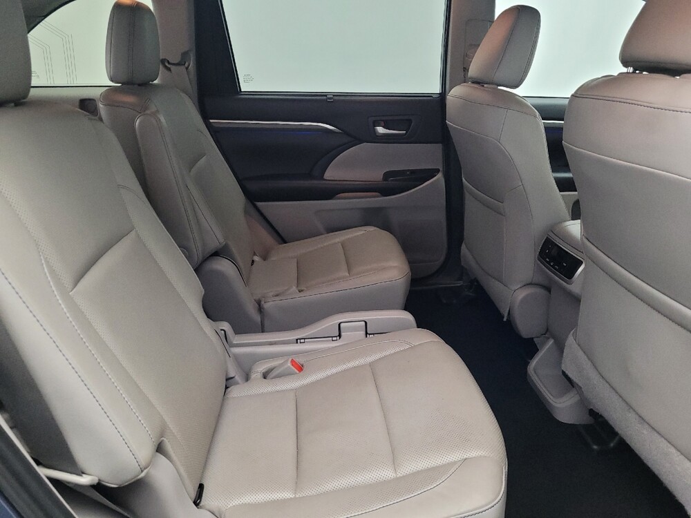 2019 Toyota Highlander in Ocala, FL 34471 - 18129146 19