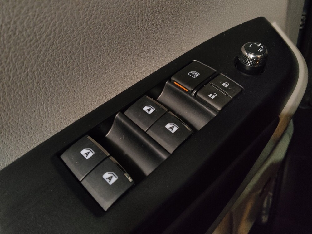 2019 Toyota Highlander in Ocala, FL 34471 - 18129146 27