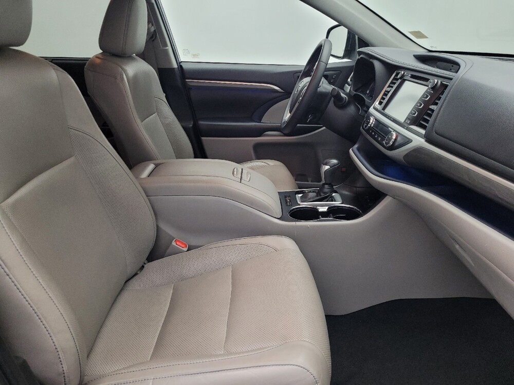 2019 Toyota Highlander in Ocala, FL 34471 - 18129146 21