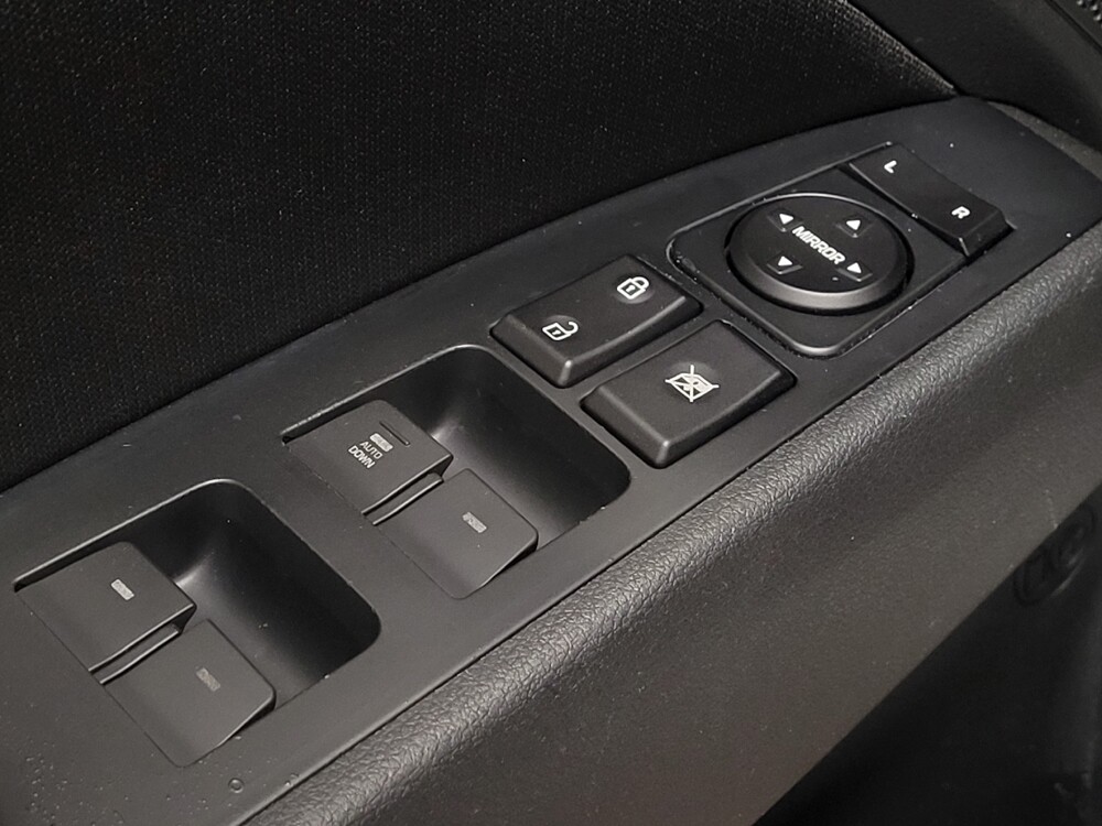 2018 Hyundai Elantra in Savannah, GA 31419 - 18129149 27