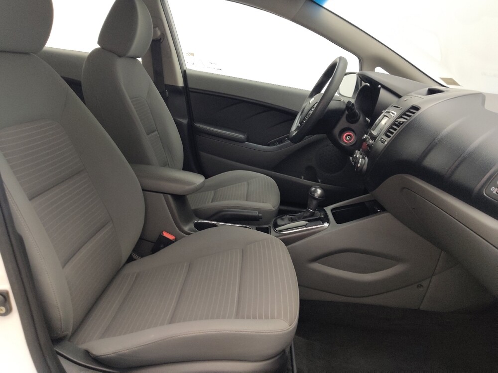 2017 Kia Forte in Orlando, FL 32808 - 18129159 21