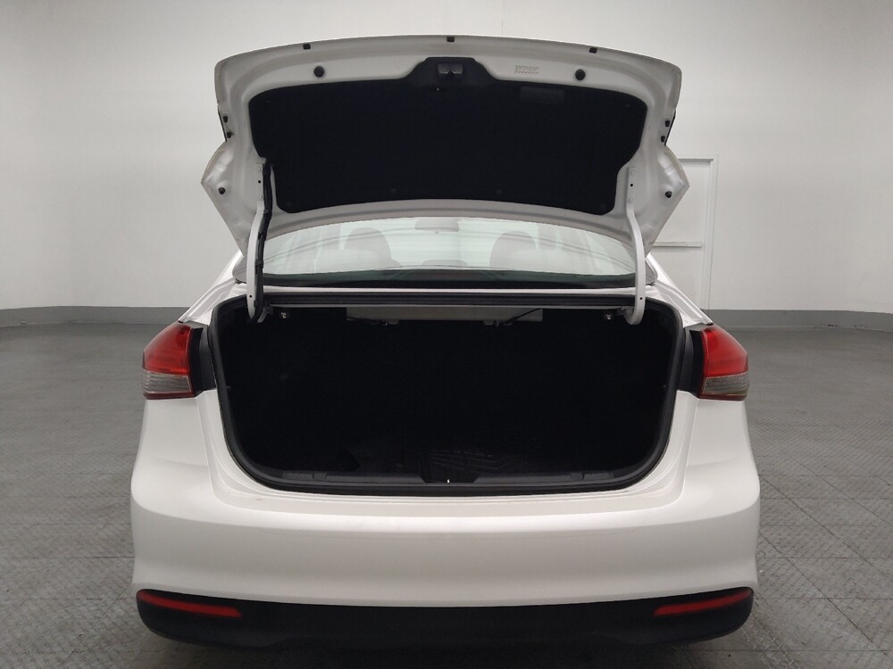 2017 Kia Forte in Orlando, FL 32808 - 18129159 29