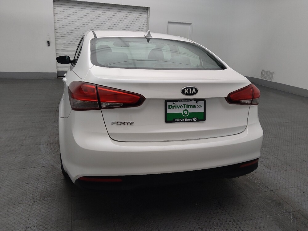 2017 Kia Forte in Orlando, FL 32808 - 18129159 6