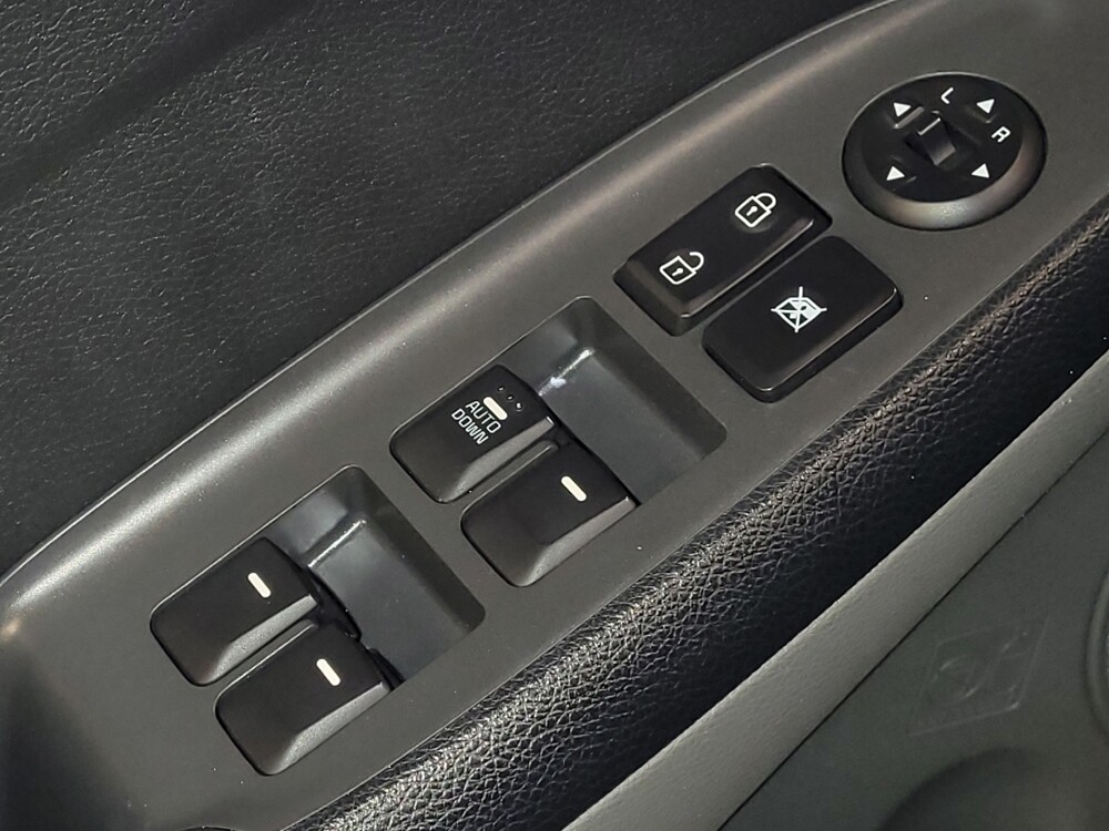 2017 Kia Forte in Orlando, FL 32808 - 18129159 27