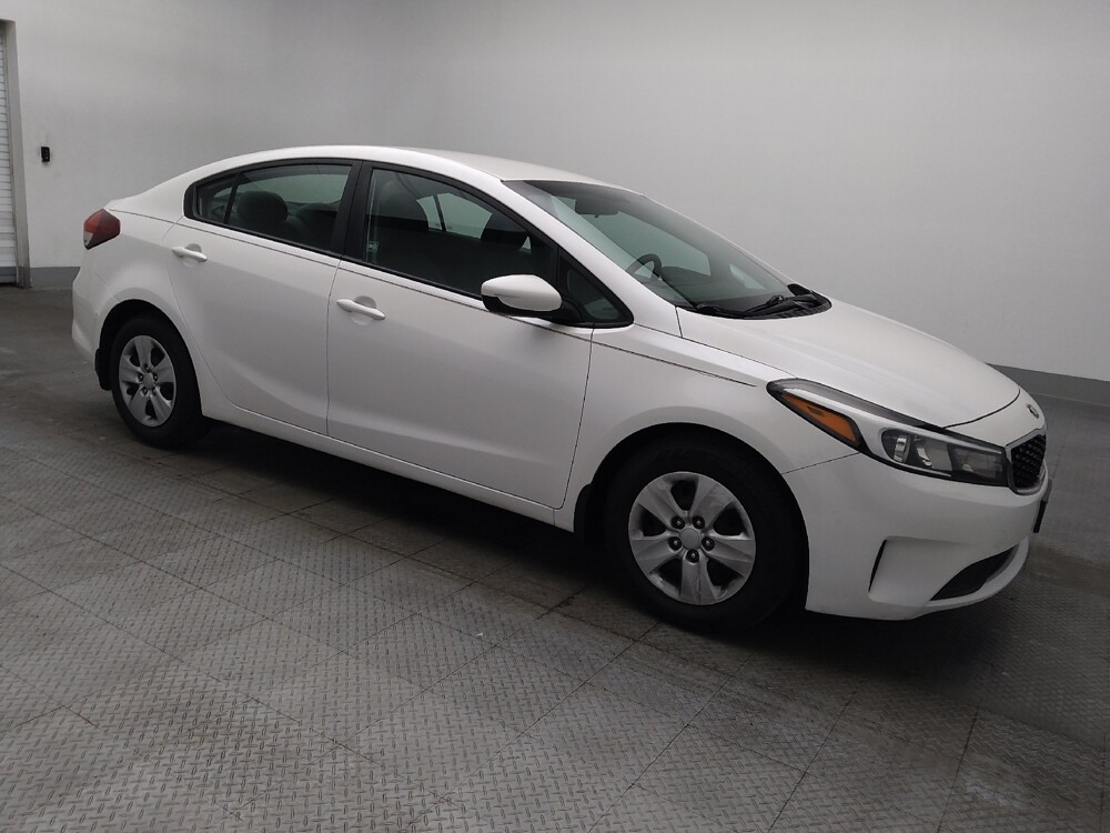 2017 Kia Forte in Orlando, FL 32808 - 18129159 11