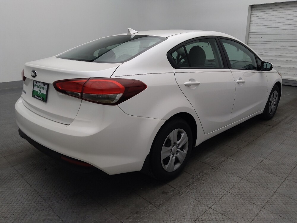 2017 Kia Forte in Orlando, FL 32808 - 18129159 7
