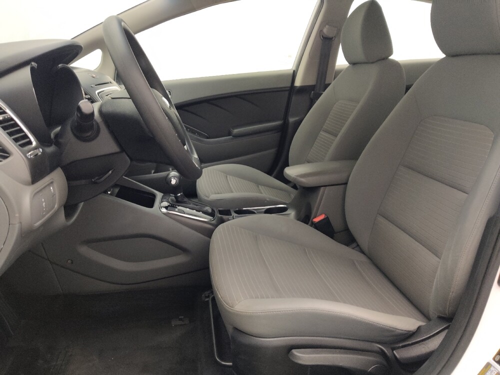 2017 Kia Forte in Orlando, FL 32808 - 18129159 17