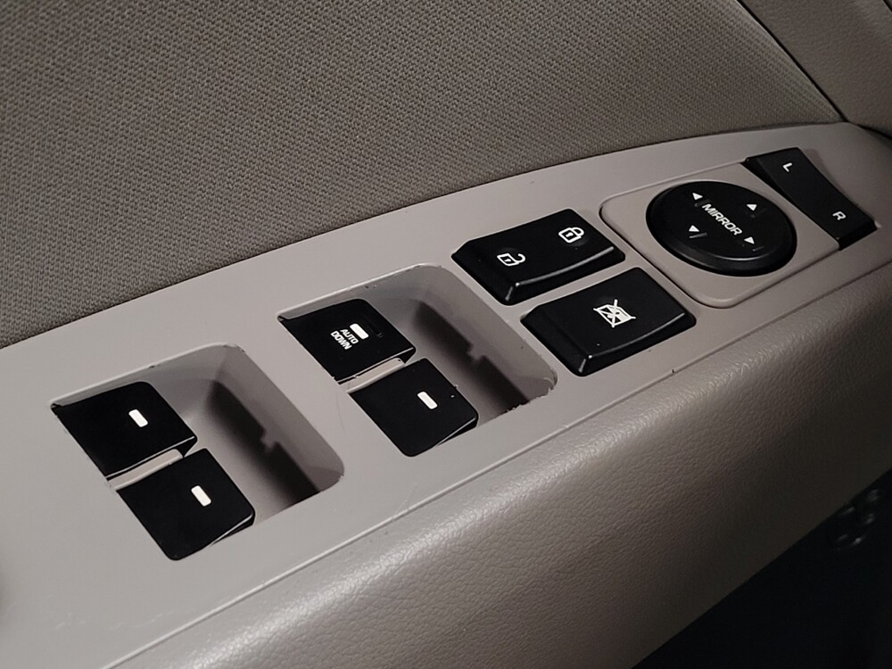 2018 Hyundai Elantra in Miami, FL 33157 - 18129163 27