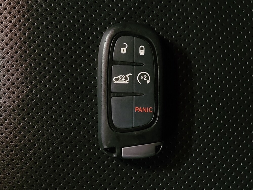 2020 Jeep Cherokee in Savannah, GA 31419 - 18129170 32