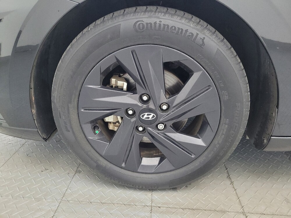 2021 Hyundai Elantra in Greenville, SC 29607 - 18129221 31