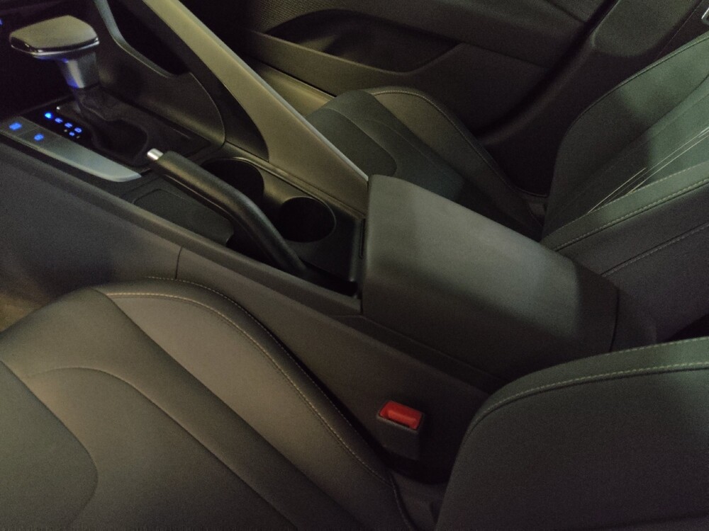 2021 Hyundai Elantra in Greenville, SC 29607 - 18129221 26