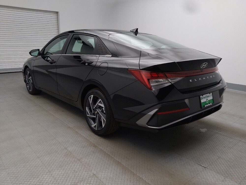 2025 Hyundai Elantra in Colorado Springs, CO 80909 - 18129242 5