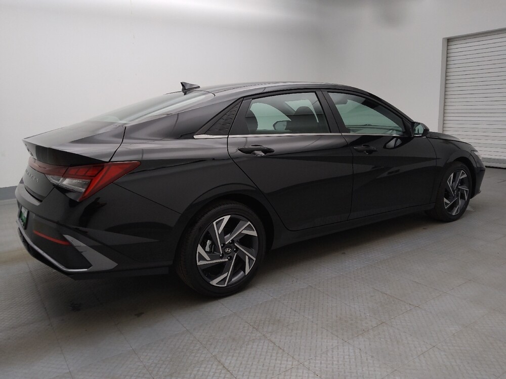 2025 Hyundai Elantra in Colorado Springs, CO 80909 - 18129242 10