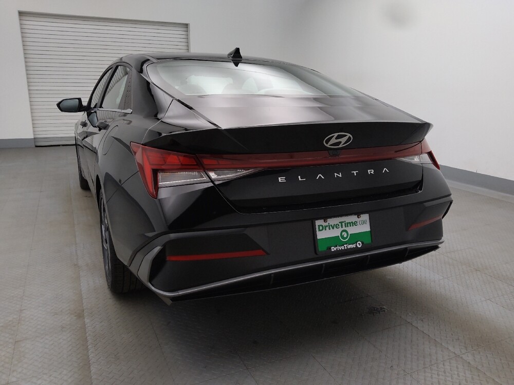 2025 Hyundai Elantra in Colorado Springs, CO 80909 - 18129242 6
