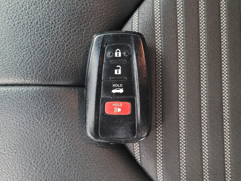 2018 Toyota Camry in Memphis, TN 38128 - 18129249 32