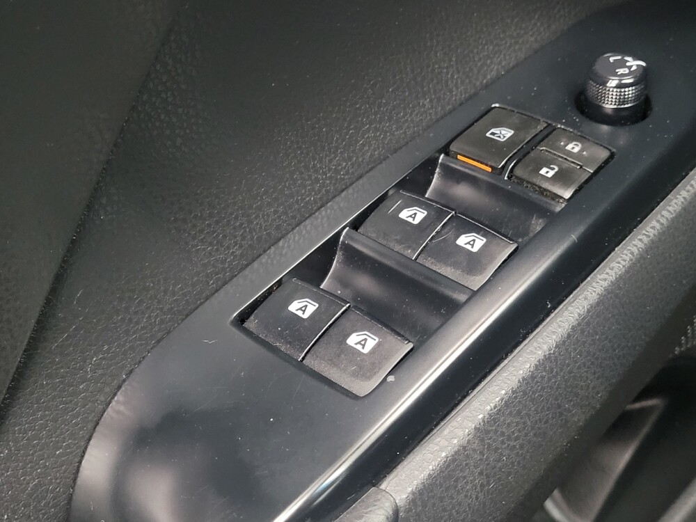 2018 Toyota Camry in Memphis, TN 38128 - 18129249 27