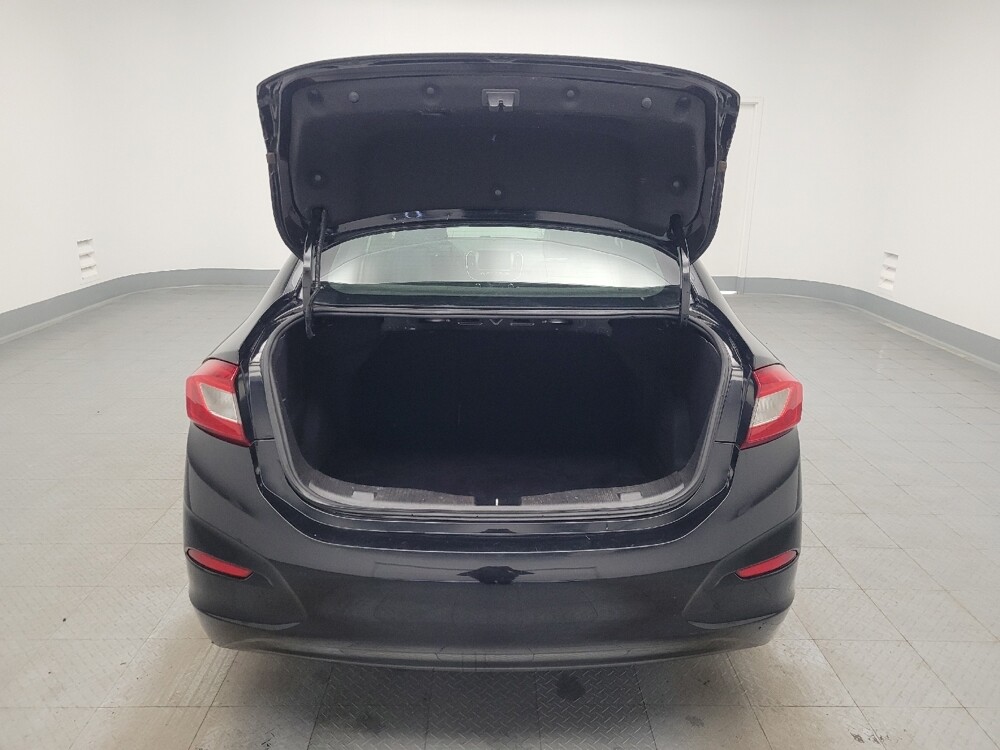 2018 Chevrolet Cruze in Memphis, TN 38128 - 18129254 29