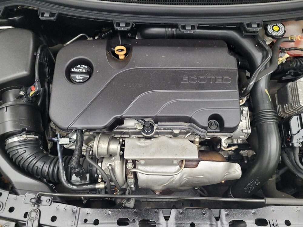 2018 Chevrolet Cruze in Memphis, TN 38128 - 18129254 30