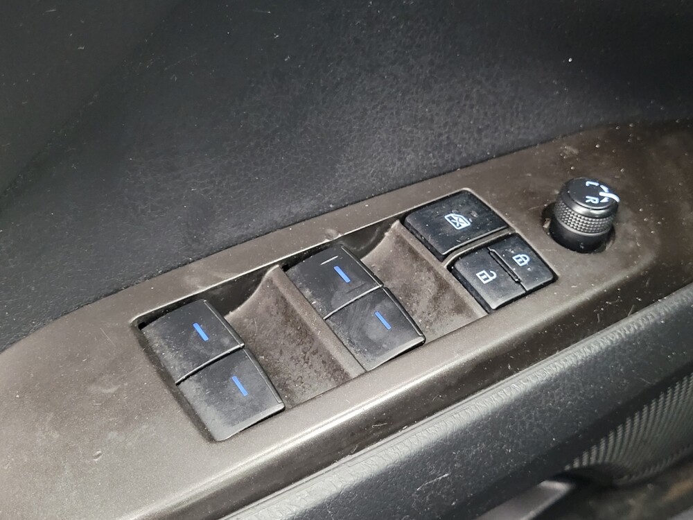 2022 Toyota Camry in Memphis, TN 38115 - 18129261 27