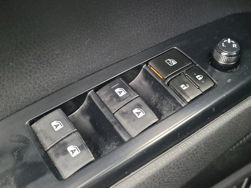 2019 Toyota Camry in Madison, TN 37115 - 18129268 27