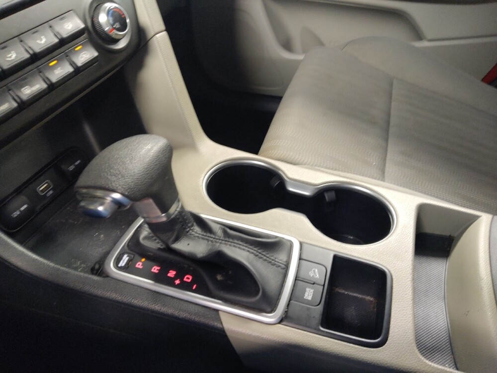 2020 Kia Sportage in Houston, TX 77034 - 18129300 26