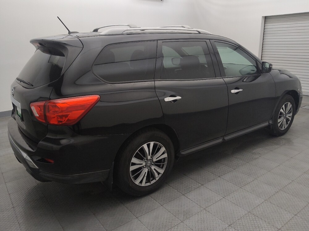 2018 Nissan Pathfinder in Houston, TX 77034 - 18129304 10