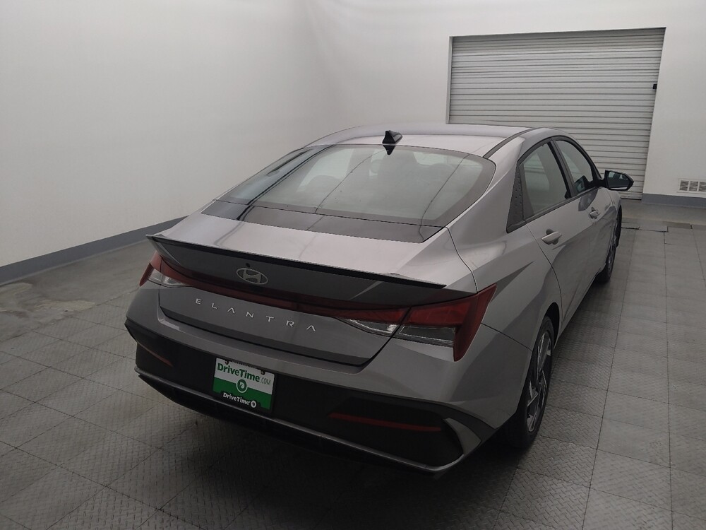 2025 Hyundai Elantra in Houston, TX 77034 - 18129308 7