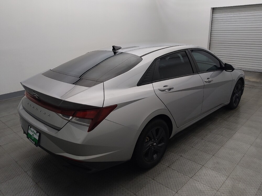 2023 Hyundai Elantra in Houston, TX 77074 - 18129309 9