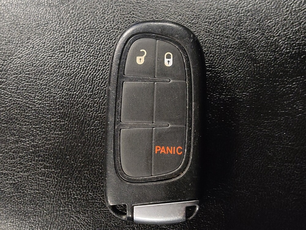 2020 Jeep Cherokee in Houston, TX 77060 - 18129316 32