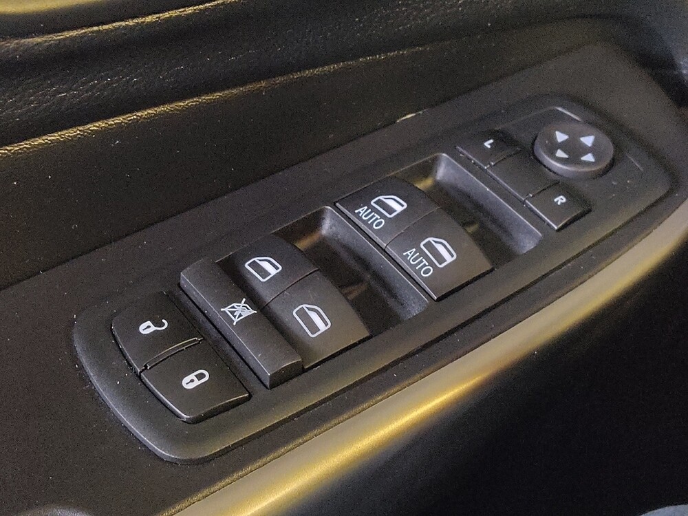 2020 Jeep Cherokee in Houston, TX 77060 - 18129316 27