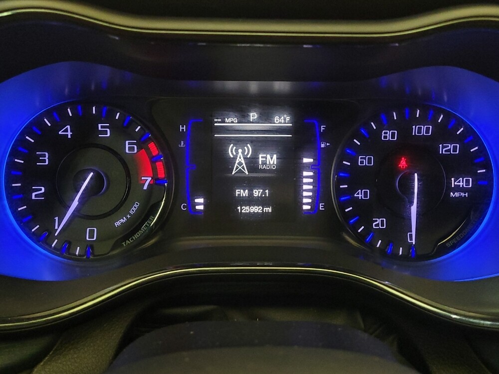 2015 Chrysler 200 in Fairfield, OH 45014 - 18129319 23