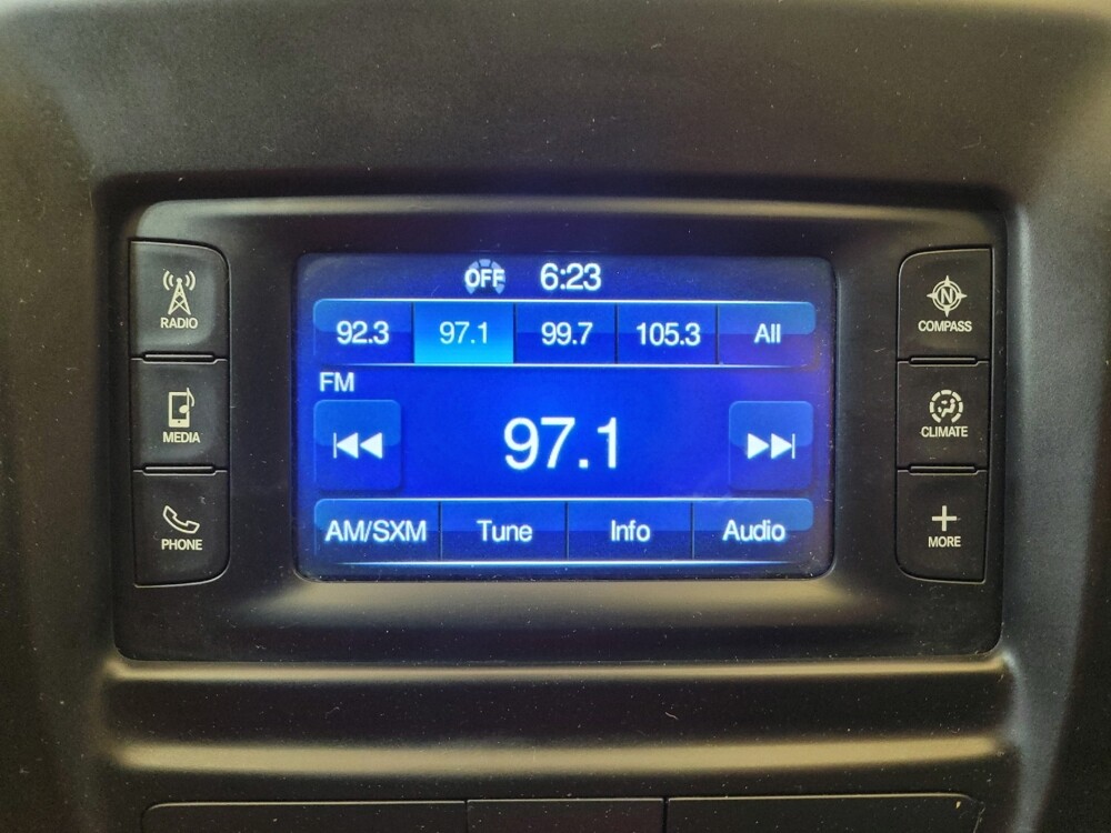 2015 Chrysler 200 in Fairfield, OH 45014 - 18129319 25