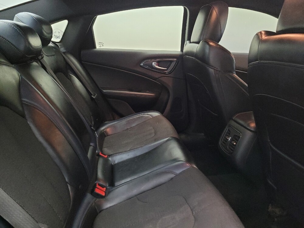 2015 Chrysler 200 in Fairfield, OH 45014 - 18129319 19