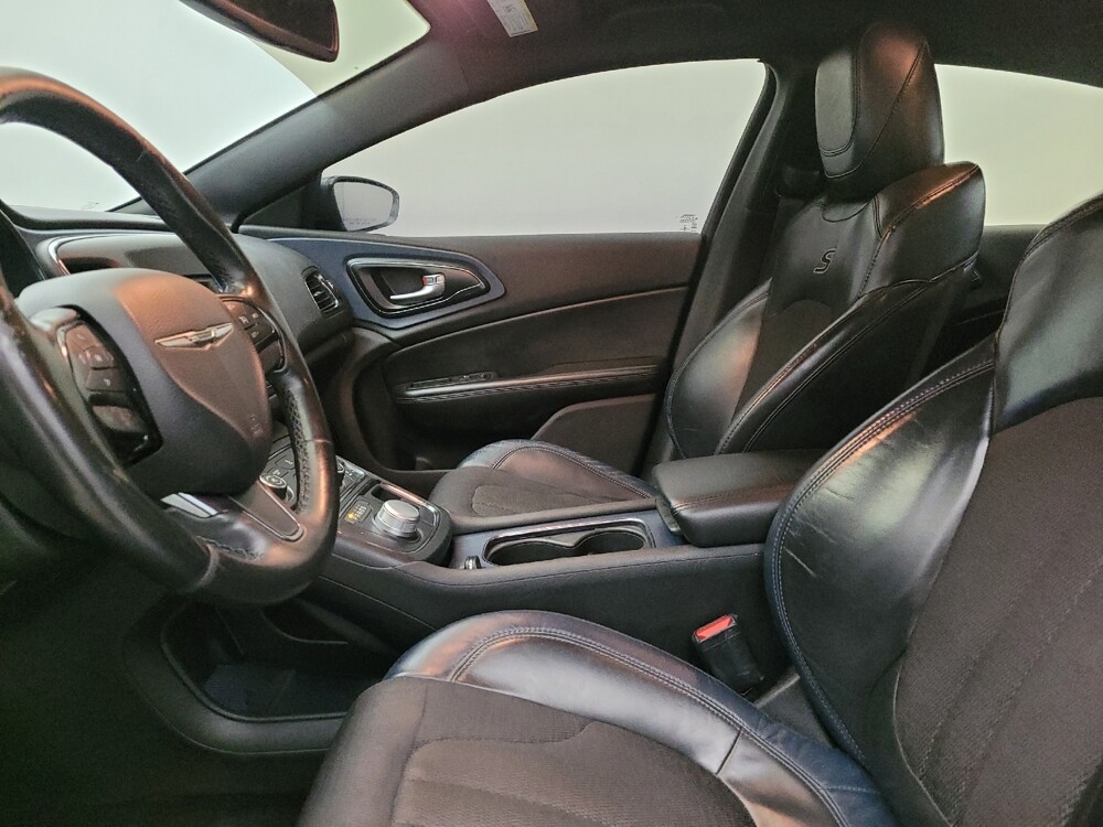 2015 Chrysler 200 in Fairfield, OH 45014 - 18129319 17